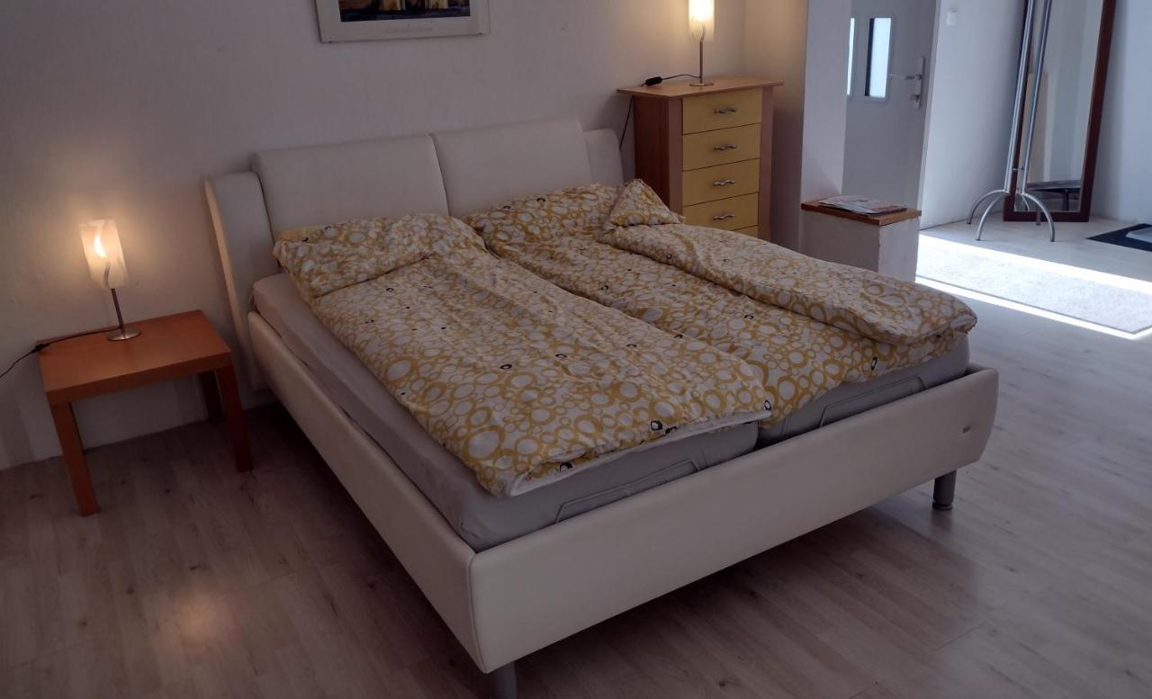 Kleines Gemuetliches Apartment In Zentraler Lage Prien am Chiemsee Eksteriør billede